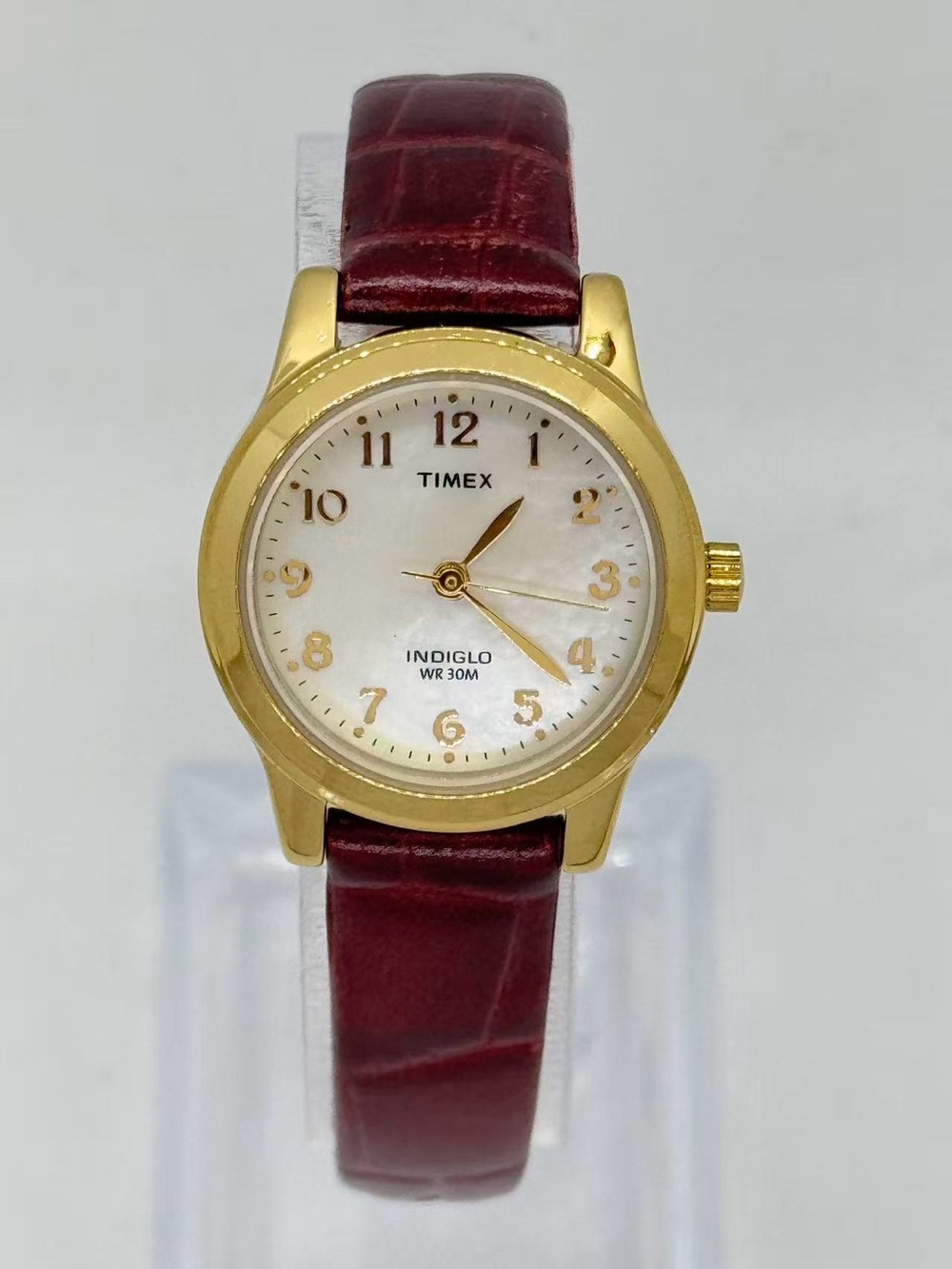 Vintage Timex Women Quartz Gold Tone Watch 25mm Mother of Pearl New Battery Runs